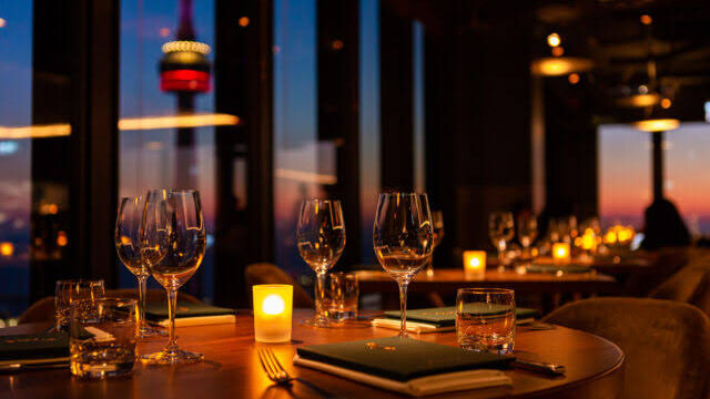 Restaurants for the business dinner in Toronto